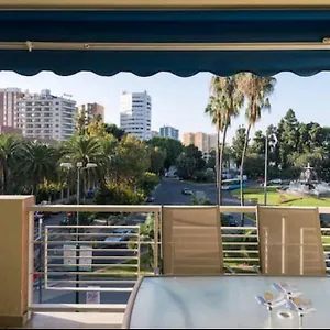 ideal-familias-4-habitaciones-malagueta-centro-y-muelle-1.es-andalucia.com/